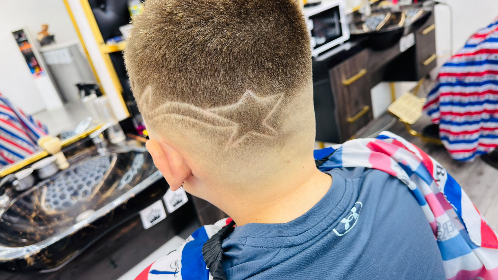 New Style Mobile Barber haircut 3