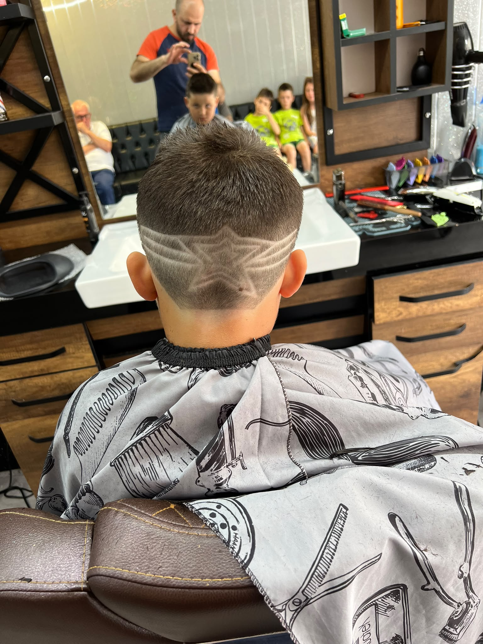 New Style Mobile Barber haircut 11